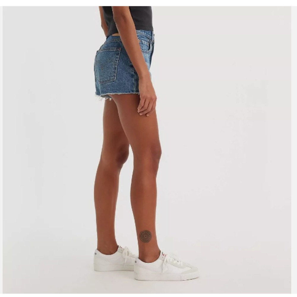 Levi's Women High Rise Denim Jean Shorts Regular Fit 3" Sz 29 NWT